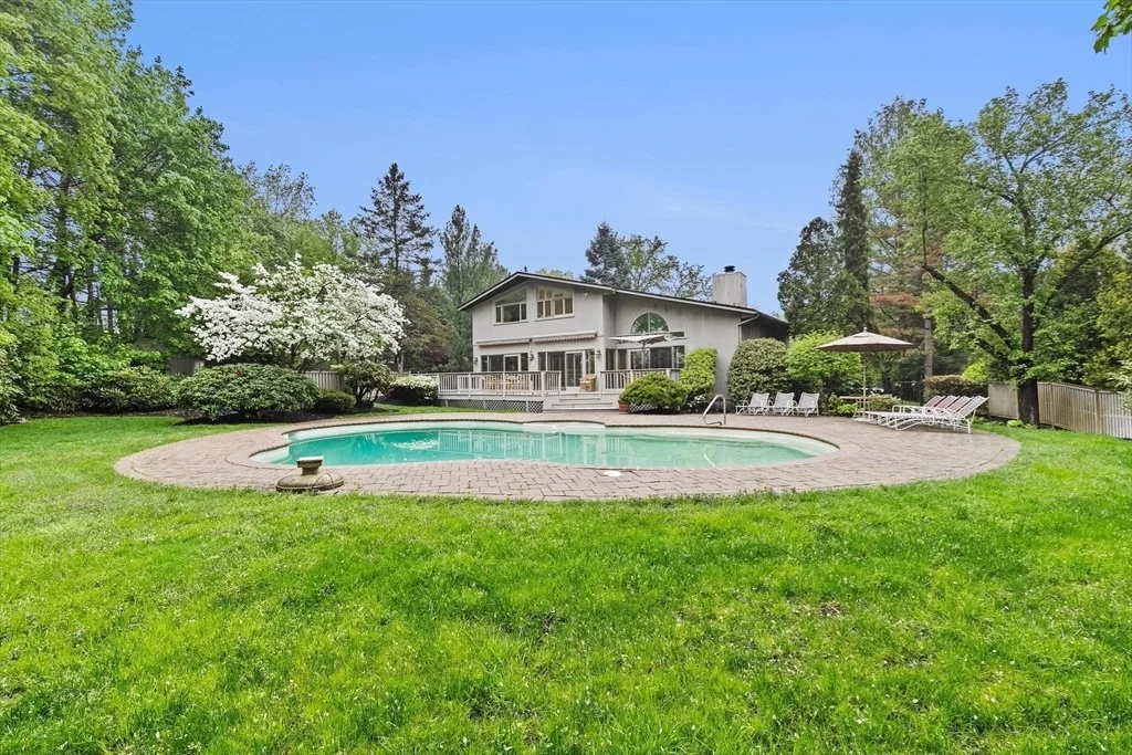Photo of 25 Laurus Ln