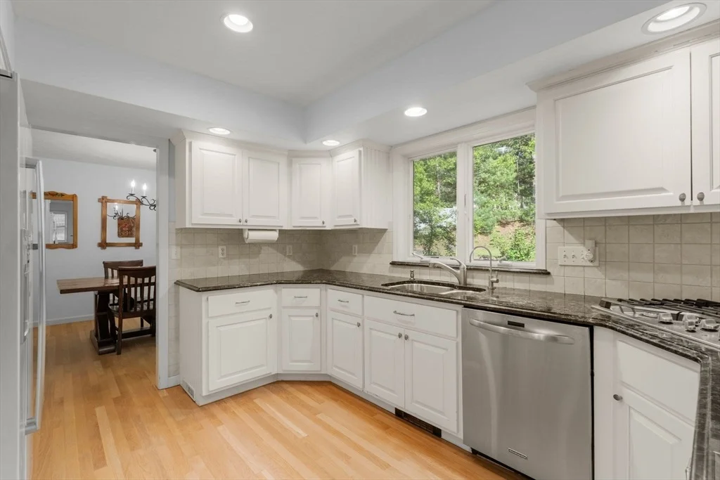 Photo of 8 Friendship Ln