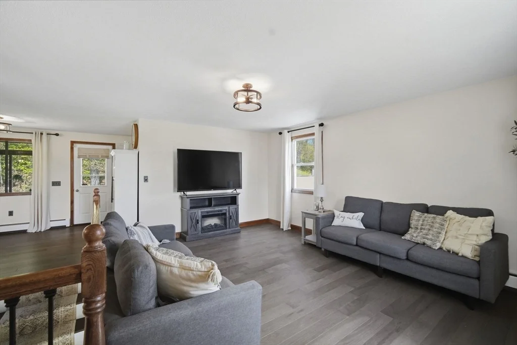Photo of 563 Pochassic Rd.