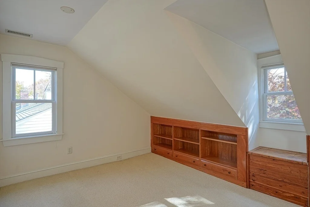 Photo of 459 Sargent Rd