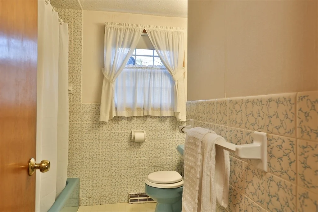 Photo of 13 Collins Dr