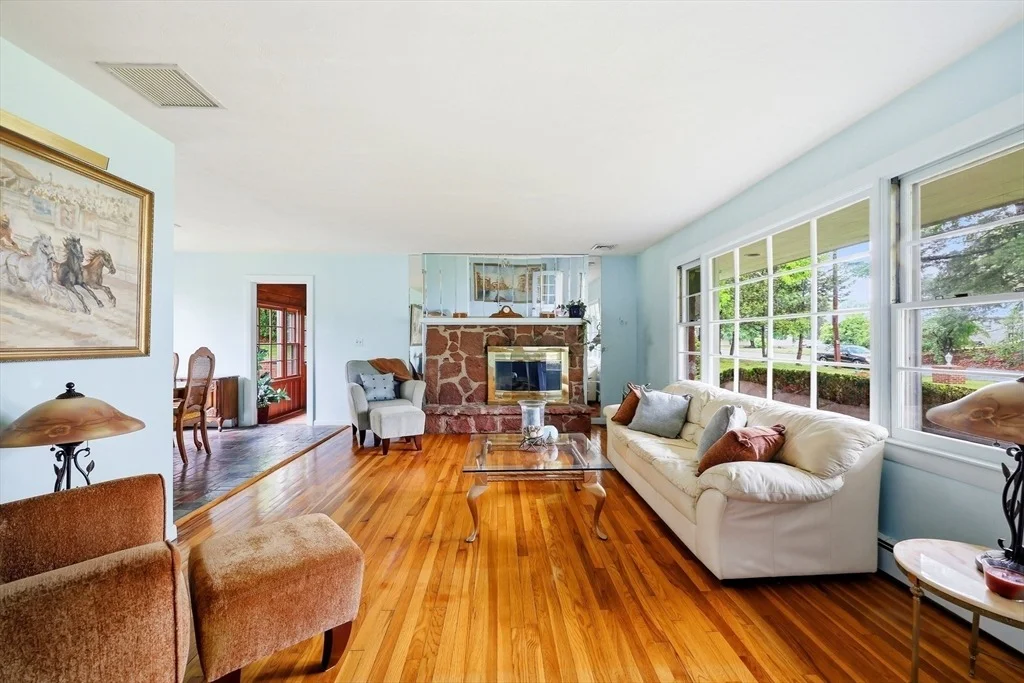 Photo of 87 Squire Ln