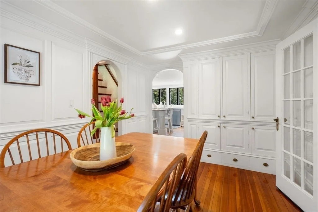 Photo of 979 Summer Street