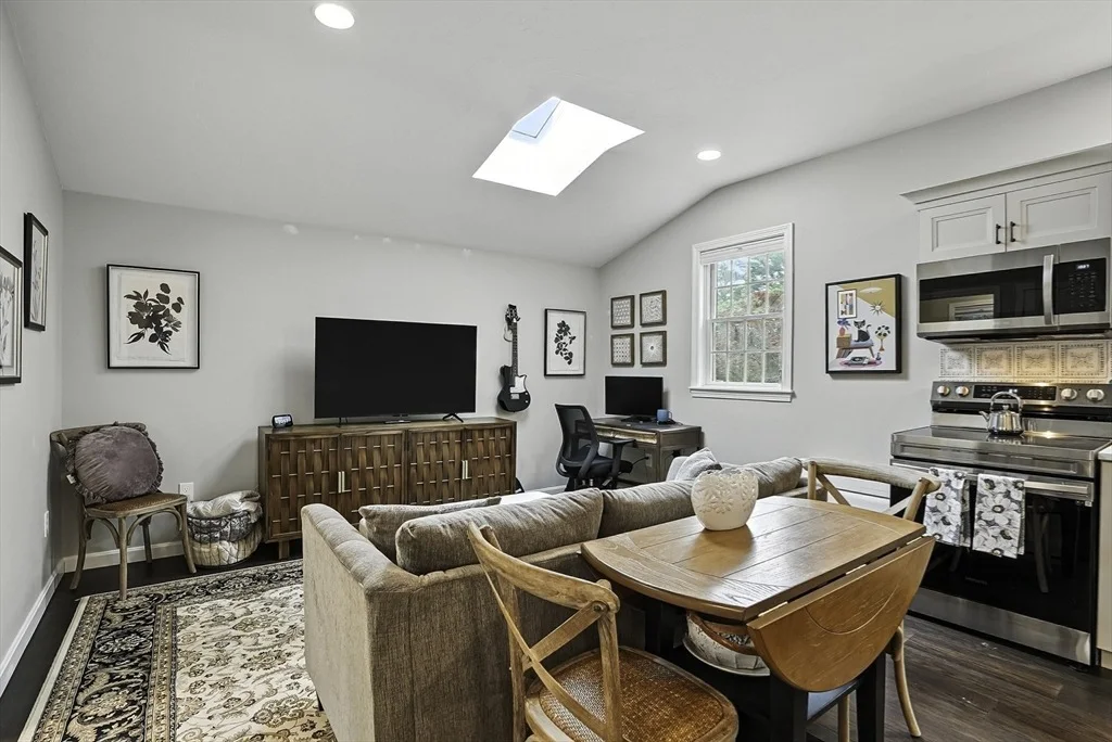 Photo of 9 Oak Hill Road