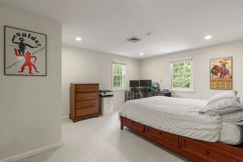Photo of 18 Hearthstone Cir