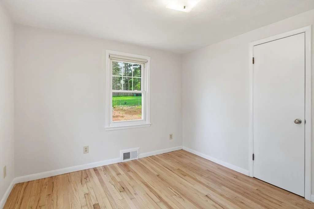 Photo of 33 Overhill Dr