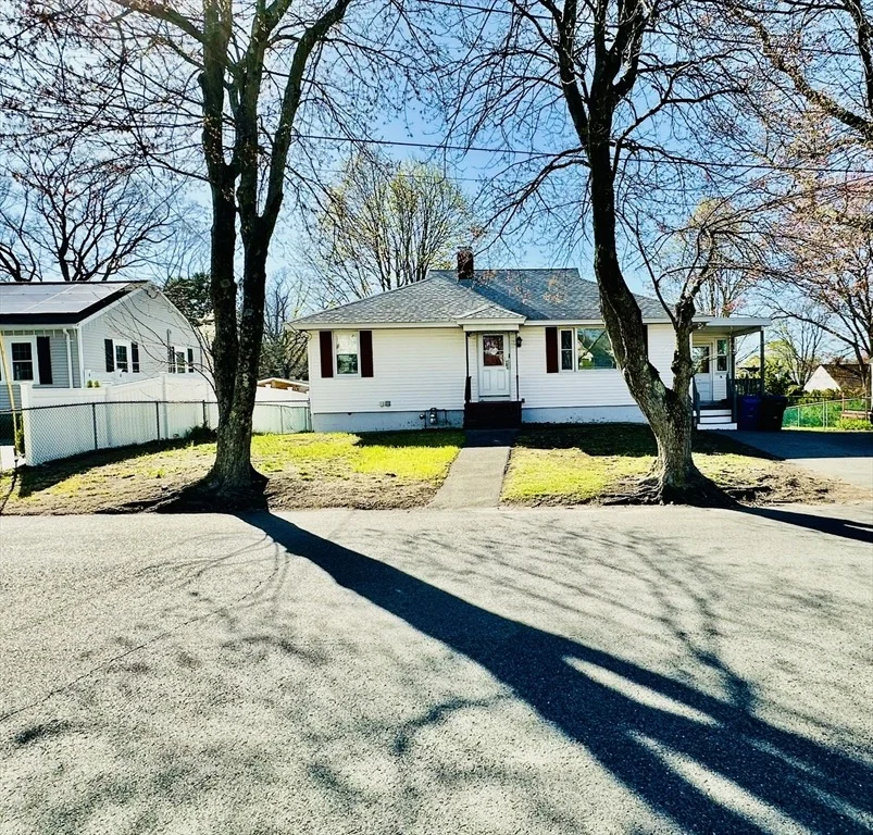 Photo of 18 Cabot Rd