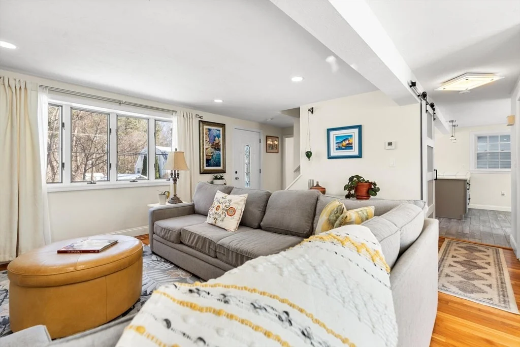 Photo of 77 Bicknell Rd