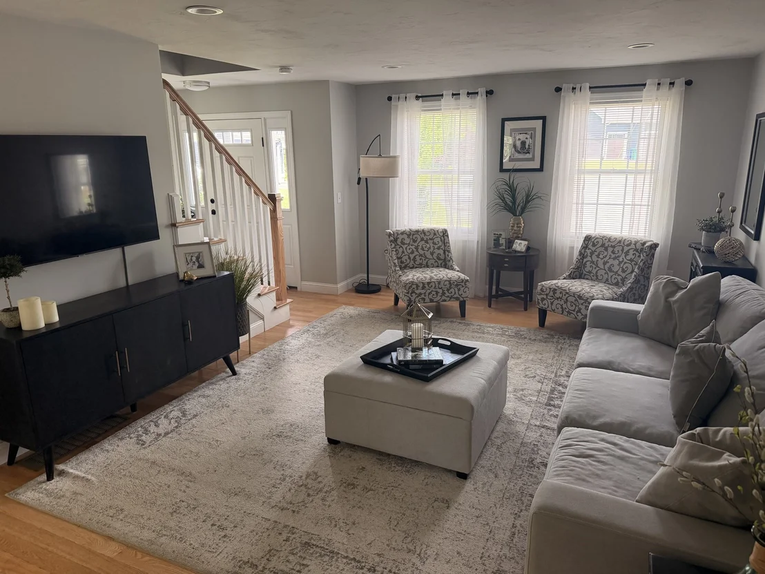 Photo of 33 Ledgewood Cir
