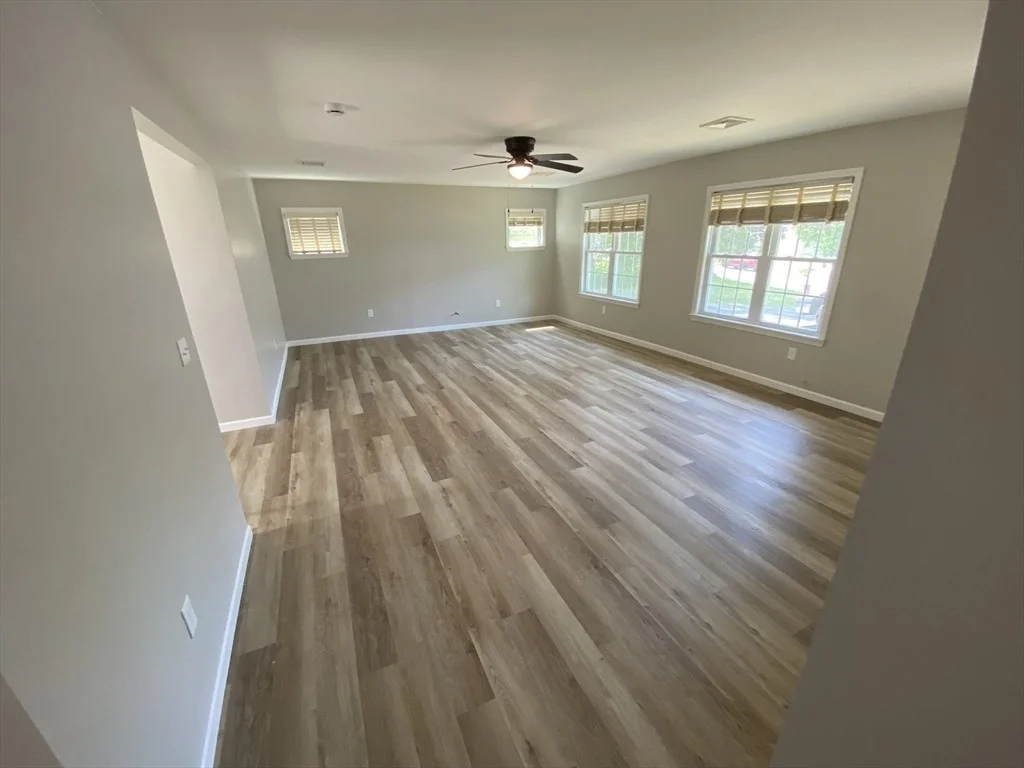Photo of 915 Bradley Road