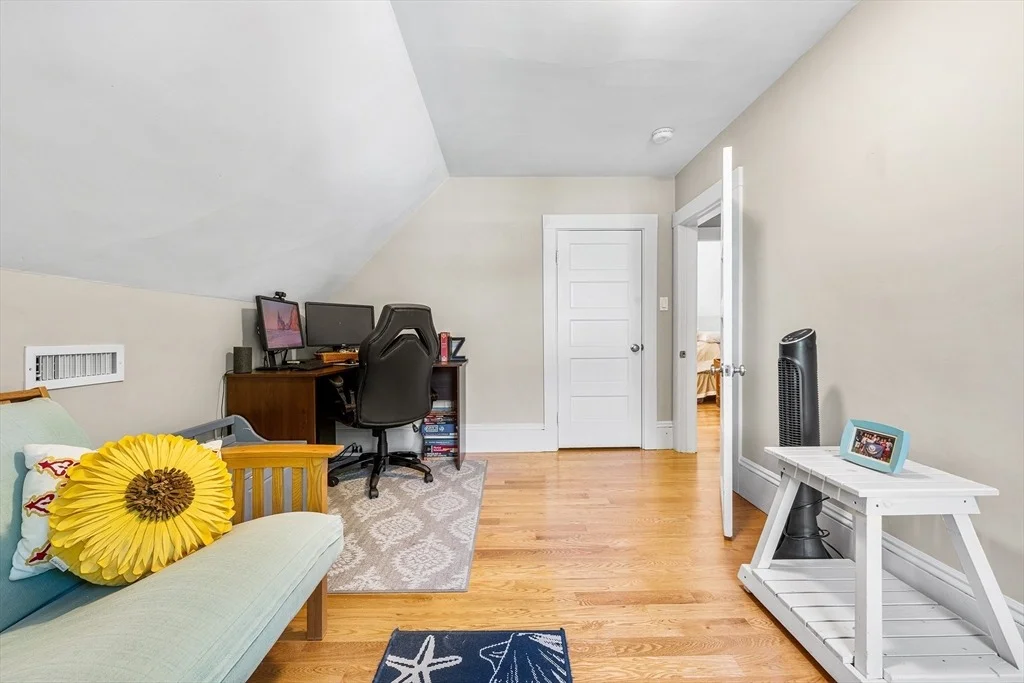 Photo of 19 Laconia Ave