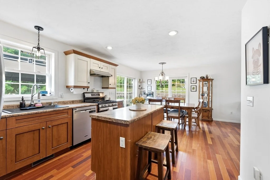 Photo of 341 Primrose Hill