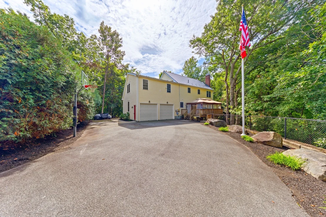 Photo of 115 Cathedral Drive