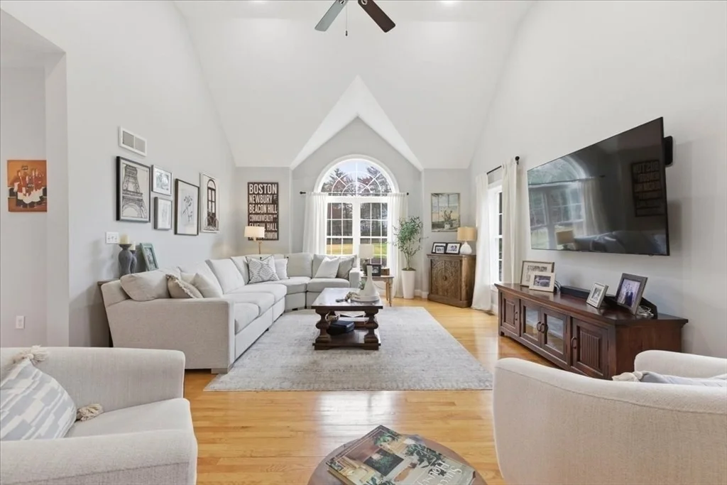 Photo of 63 Indian Ln