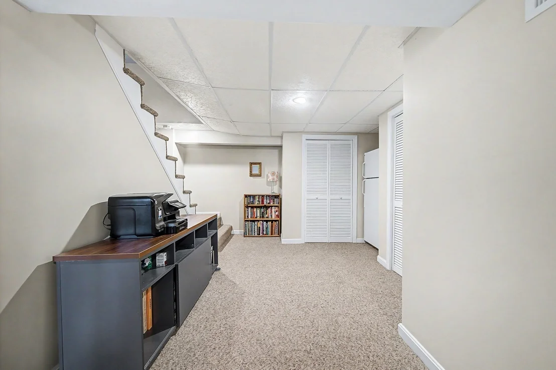 Photo of 592 Pond St