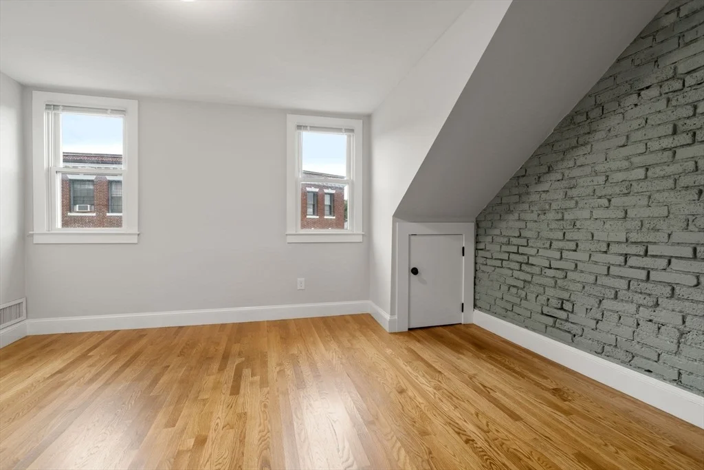 Photo of Unit A at 129 Sutherland Road