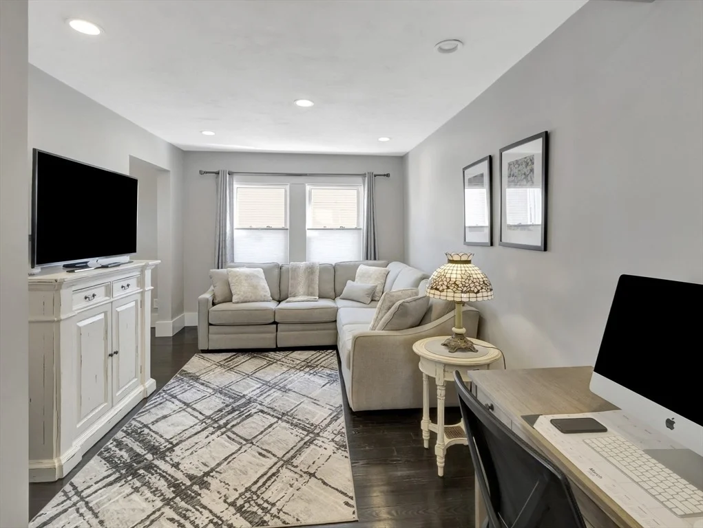 Photo of 9 C St
