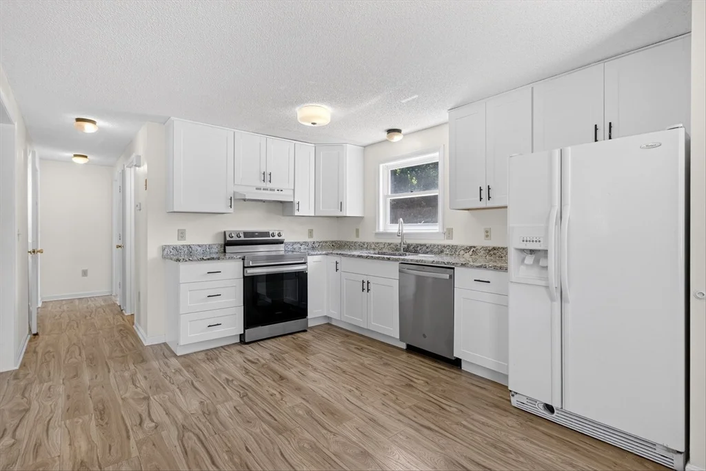 Photo of 32 Sarah Ln