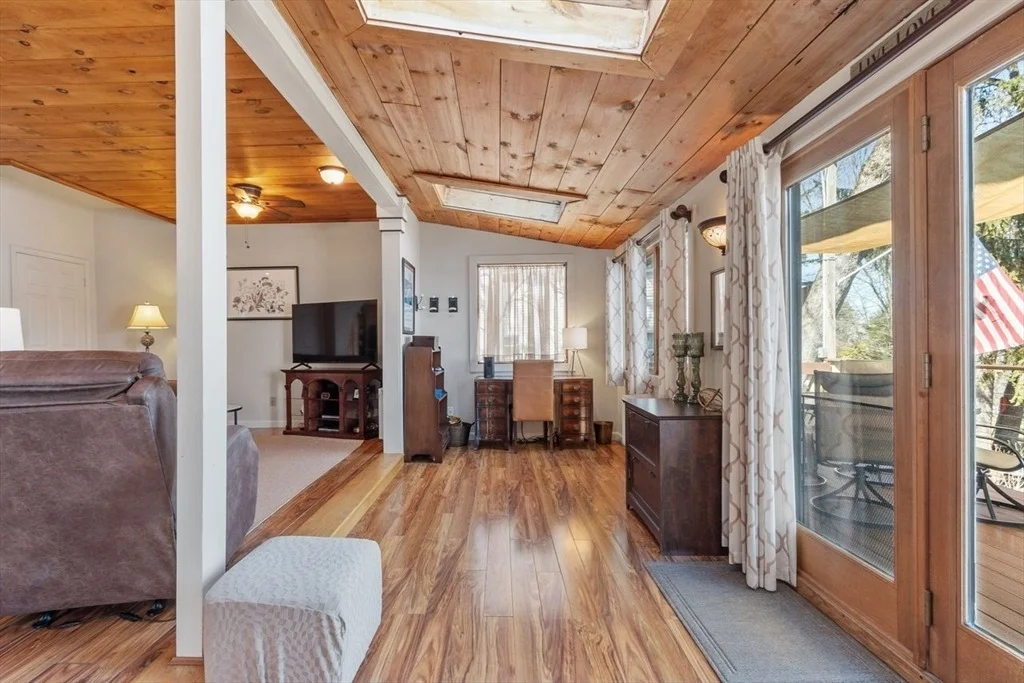 Photo of 469 Lake Ave