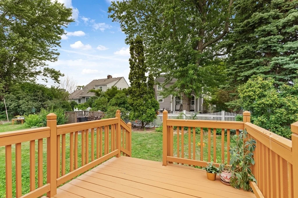Photo of 19 Colonial Dr