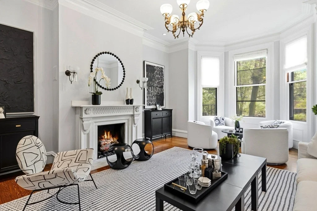 Photo of 321 Beacon Street
