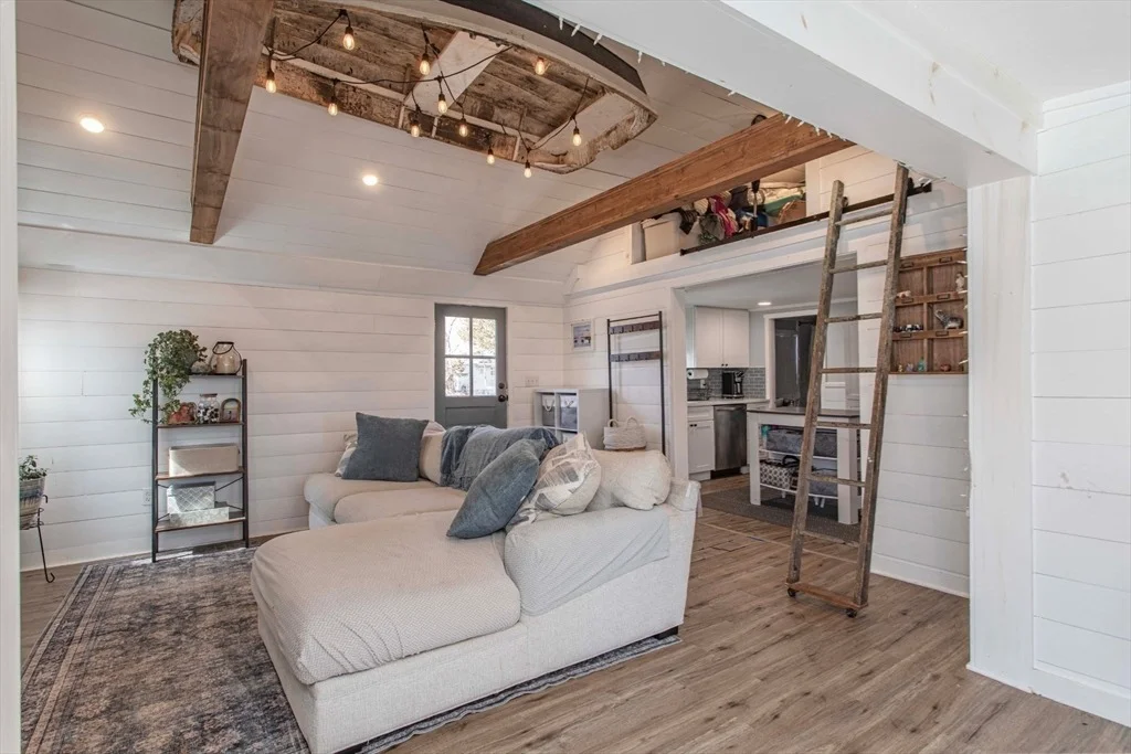 Photo of 21 Bisbee