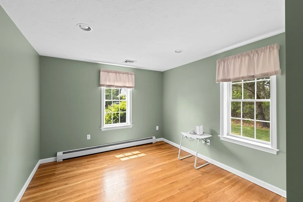 Photo of 11 Quashnet Woods Drive