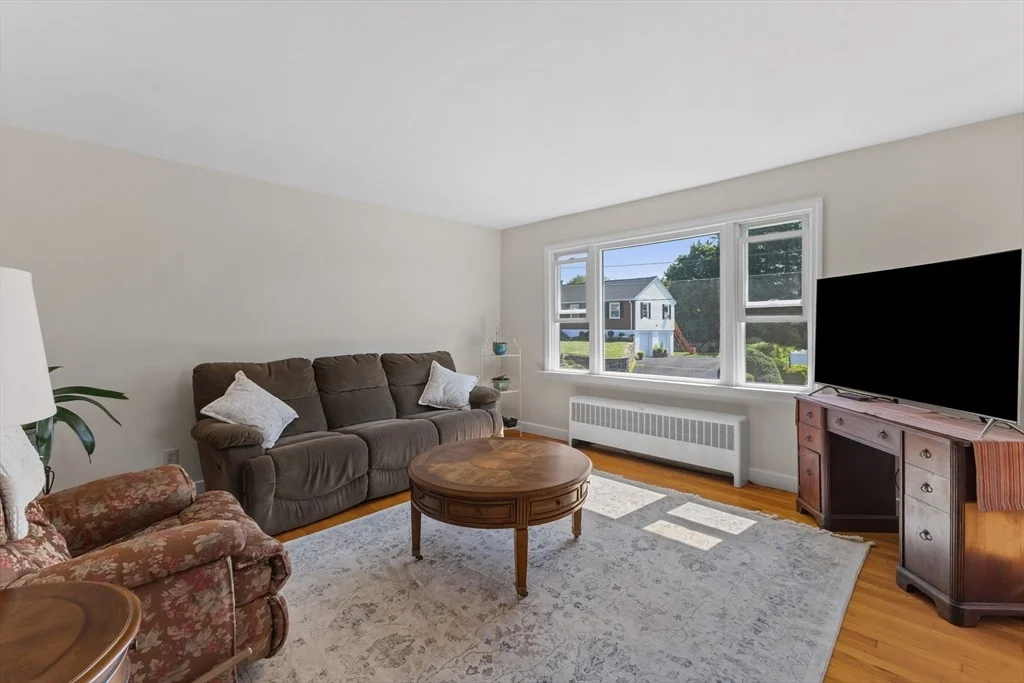 Photo of 7 Simond St.