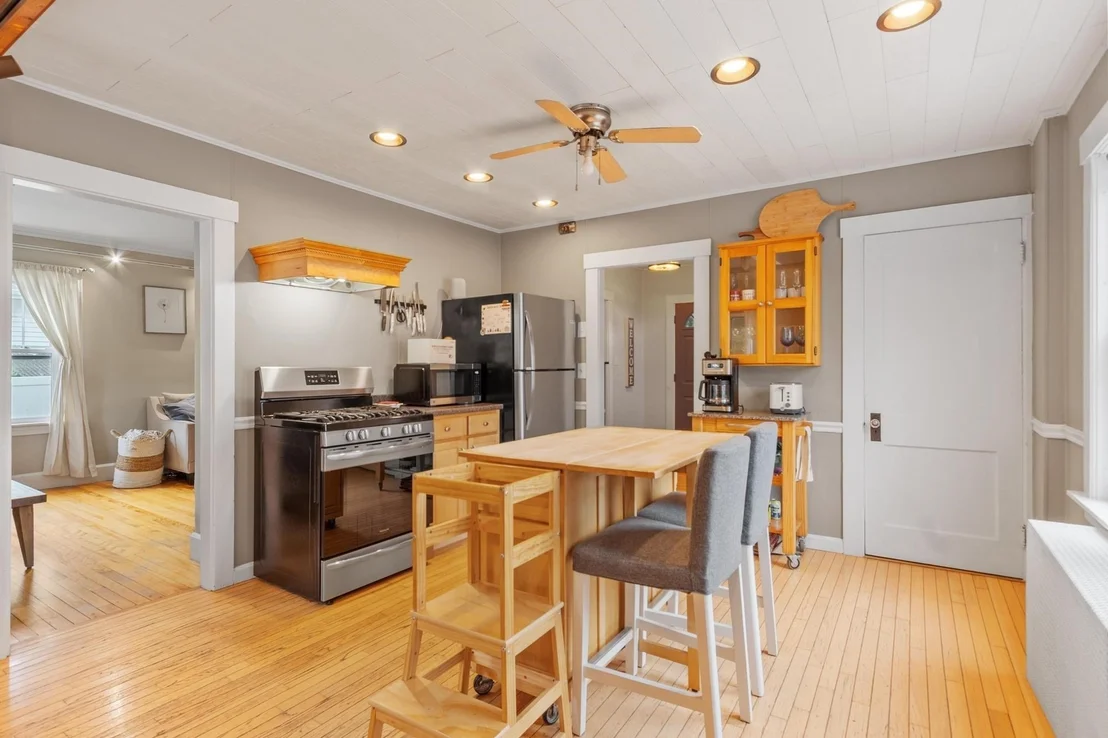 Photo of 48 Walnut St