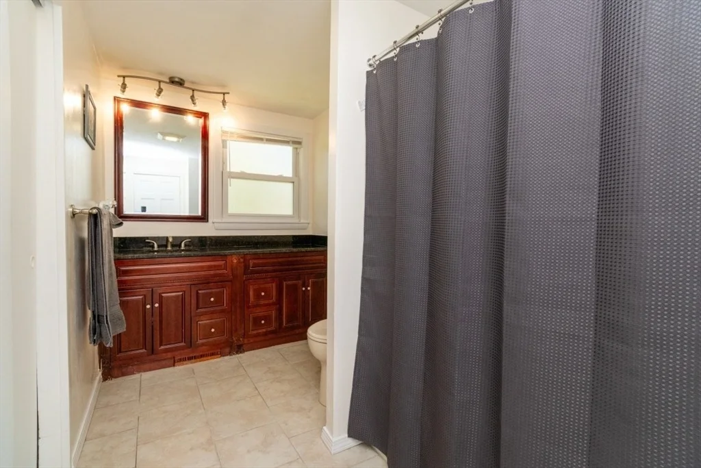 Photo of 89 Fernandez Cir