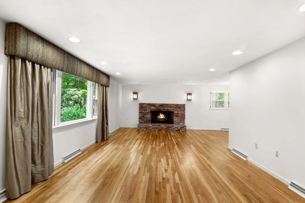 Photo of 14 Oxbow Rd