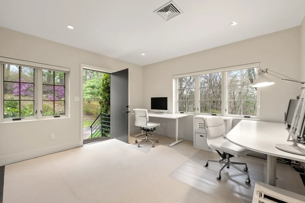 Photo of 44 Meadowbrook Road
