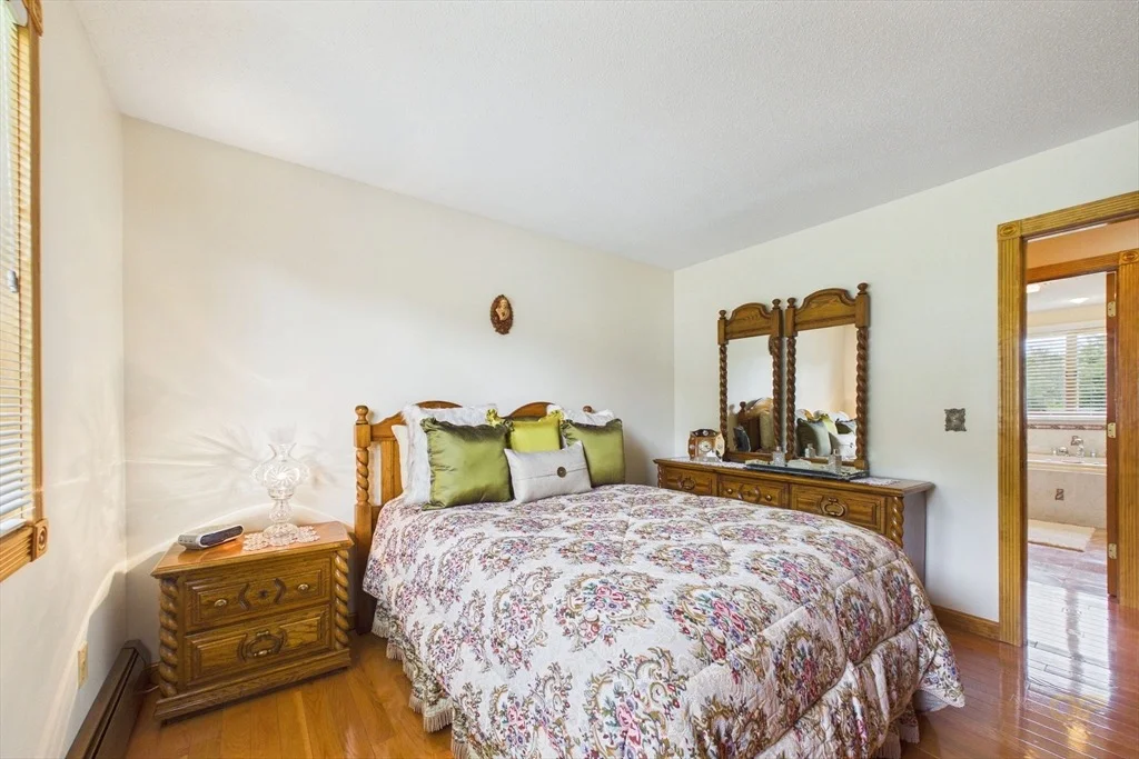 Photo of 38 Cushing Ln