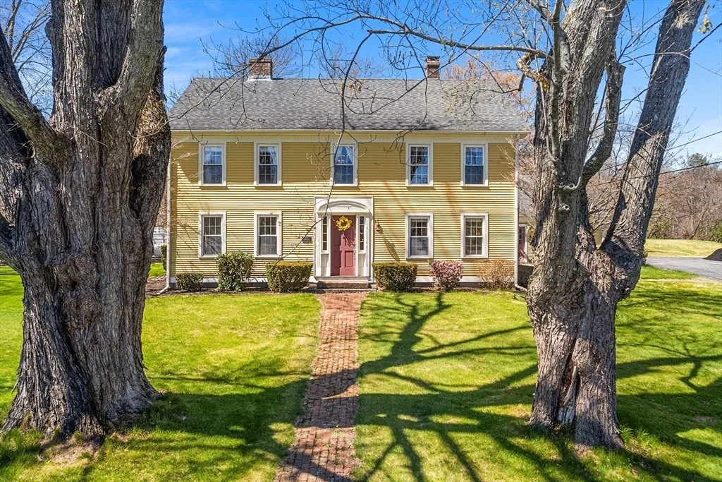 Photo of 416 Boston Rd