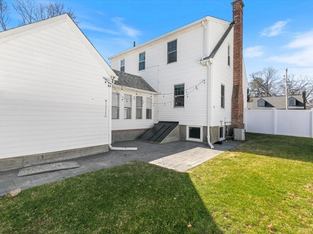 Photo of 1230 Main St