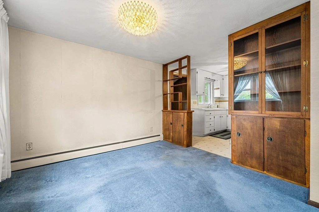 Photo of 11 Dadant Dr
