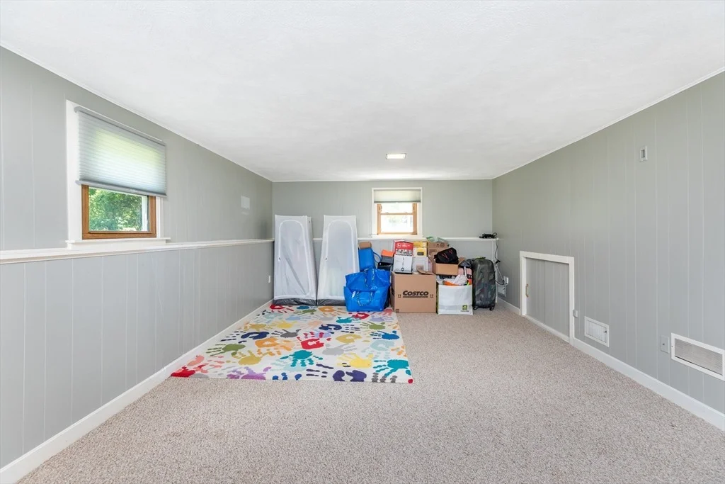 Photo of 65 Margaret Dr