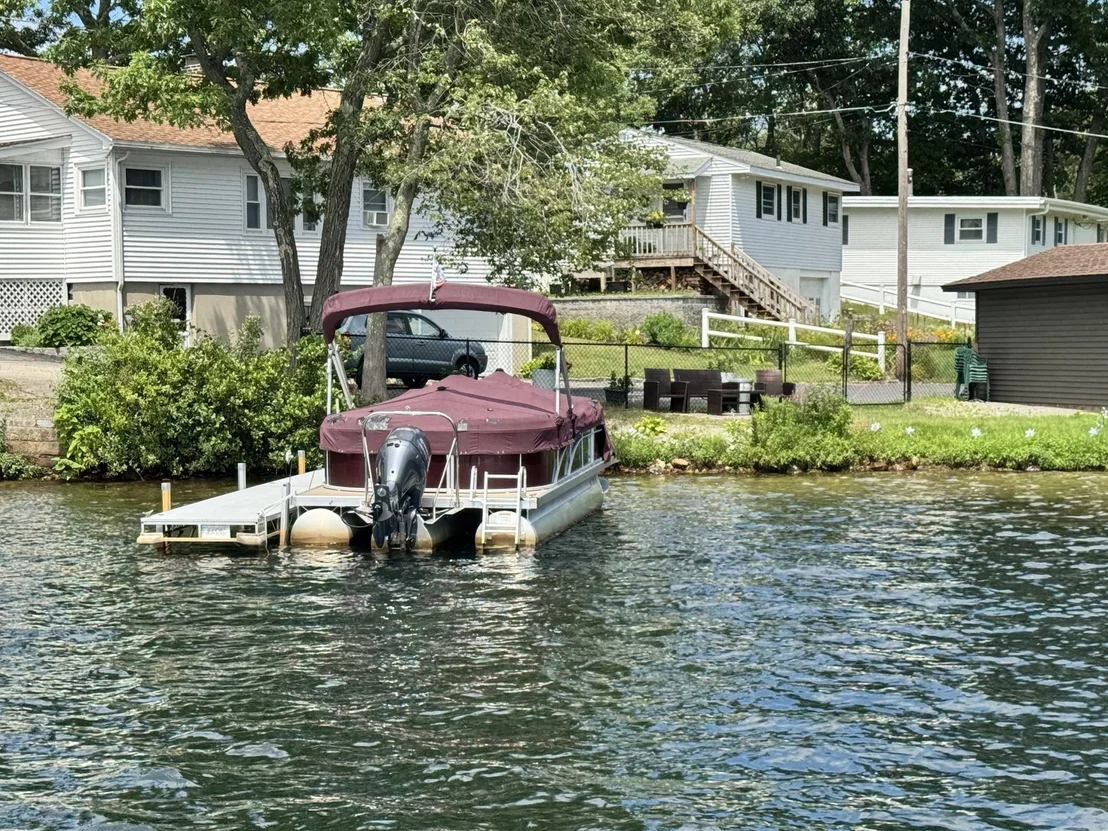 Photo of 60 Wakefield Ave Webster Lake