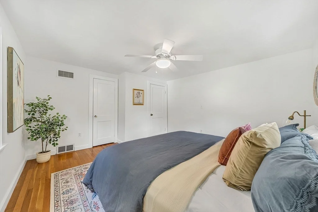 Photo of 9 Stonebridge Rd