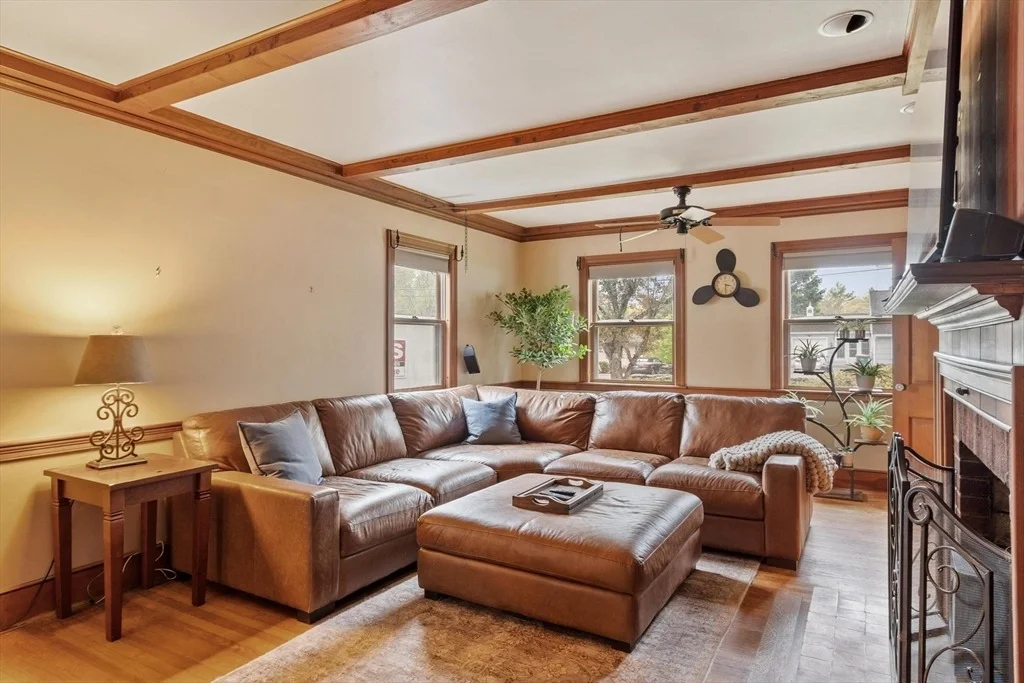 Photo of 289 Sterling Rd