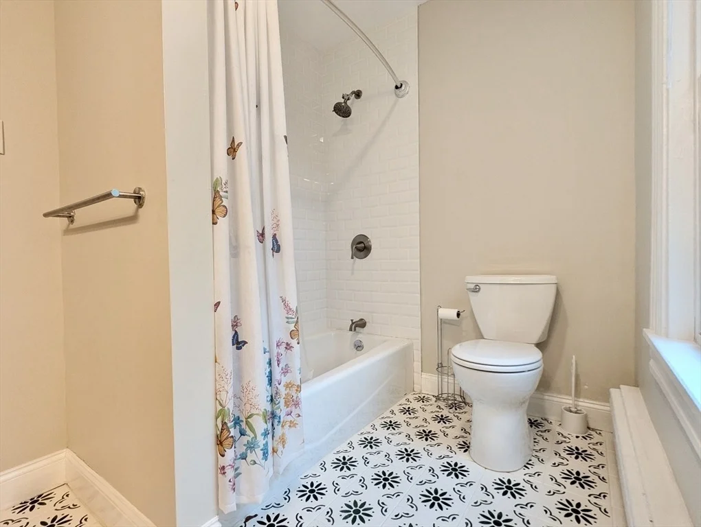 Photo of 141 Beacon St