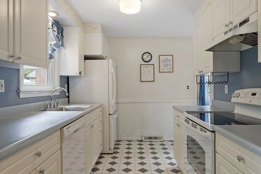 Photo of 471 Lowell St