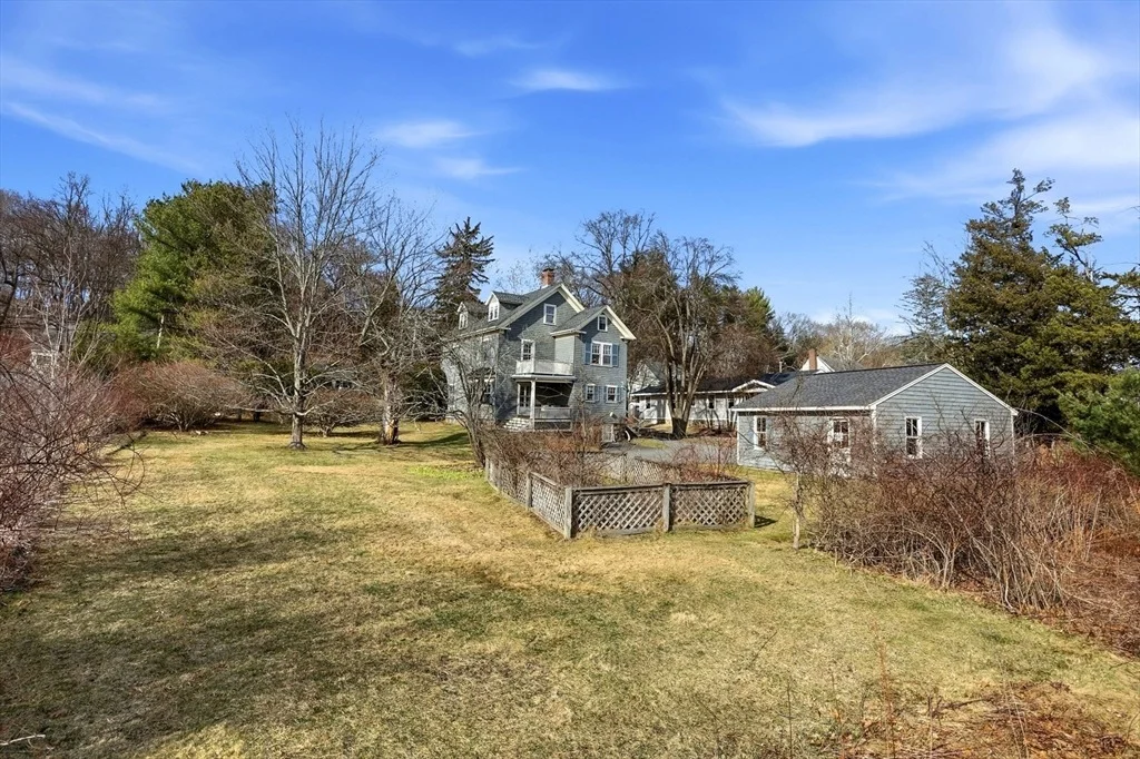 Photo of 242 Lexington Rd