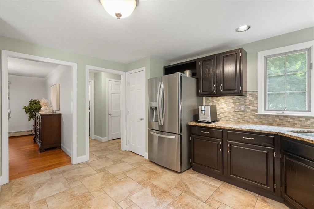 Photo of 27 Lancashire Dr