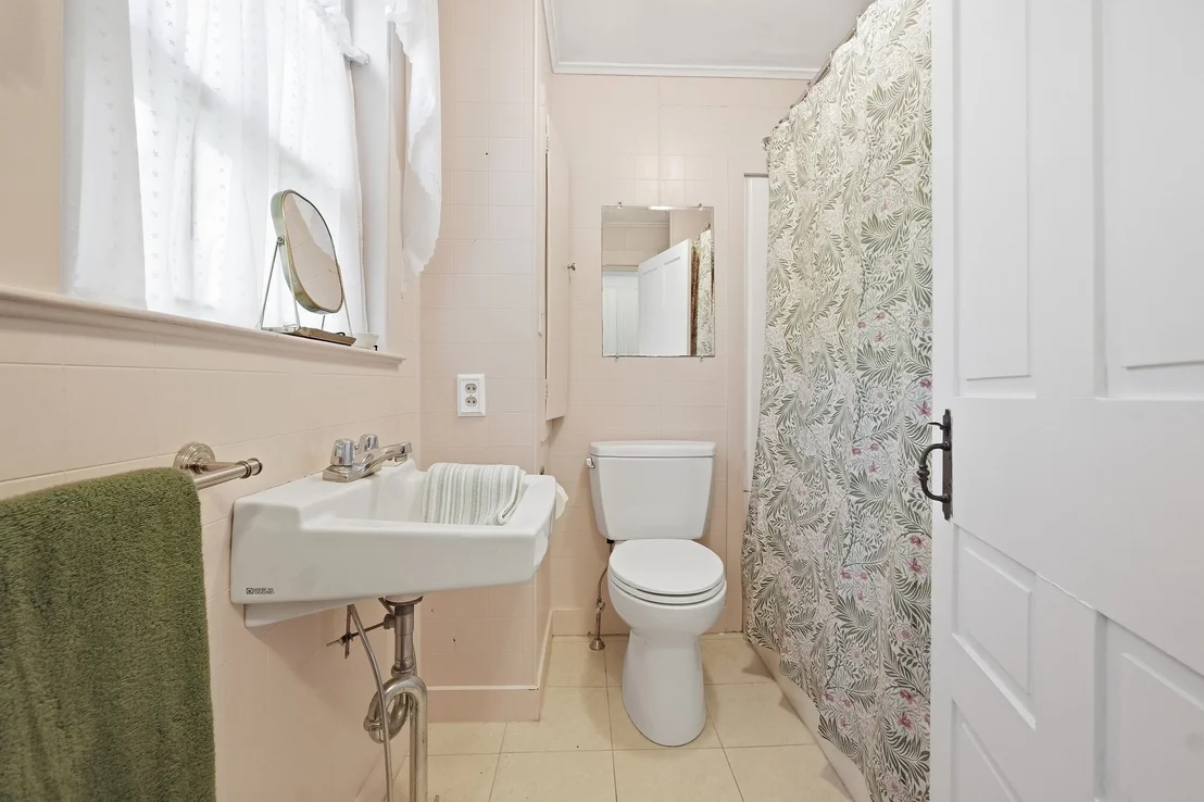 Photo of 84 Maple Street