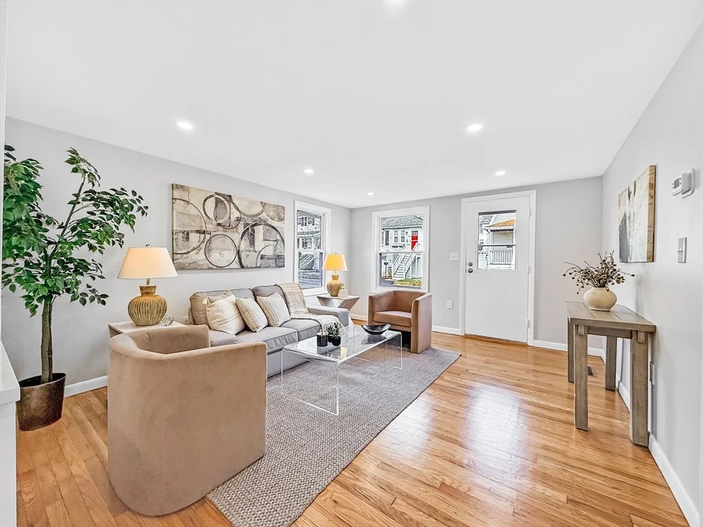 Photo of 87 Arborway Dr