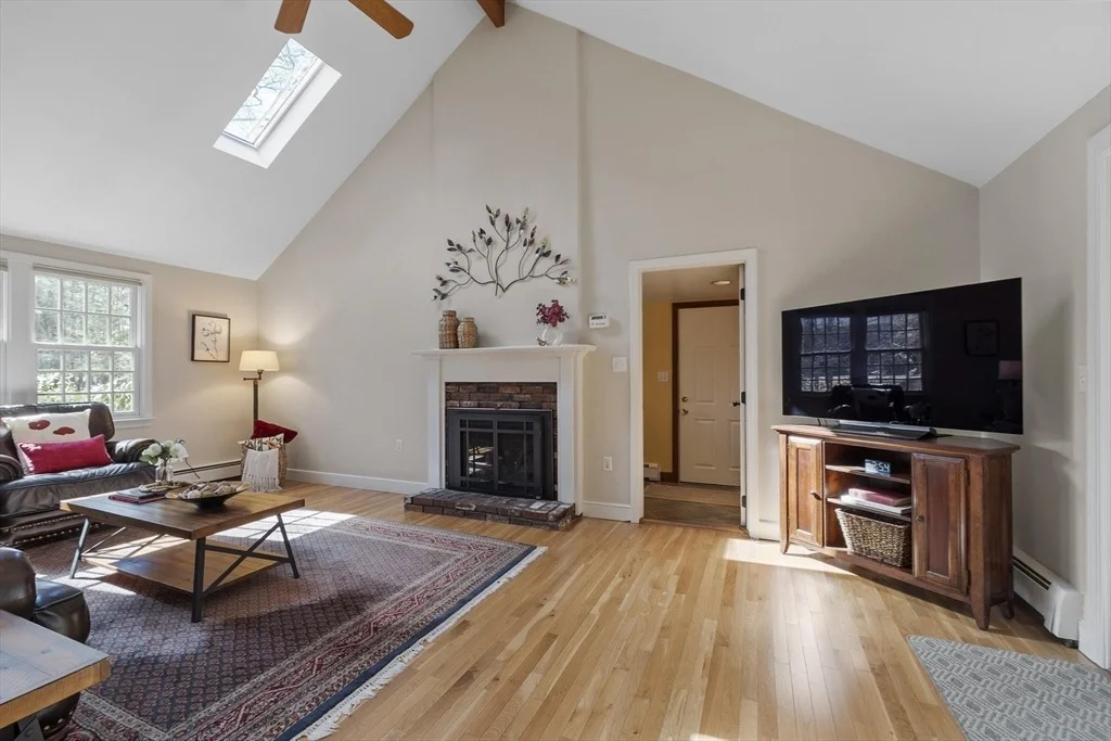 Photo of 1 Carlton Dr