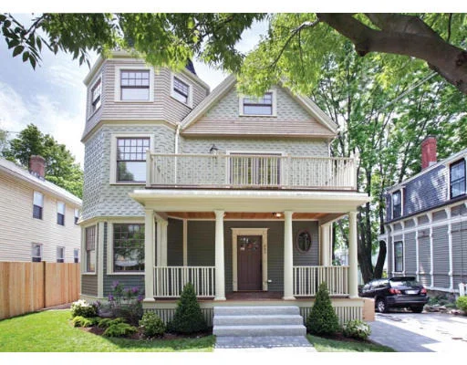 Photo of 207 Aspinwall Avenue