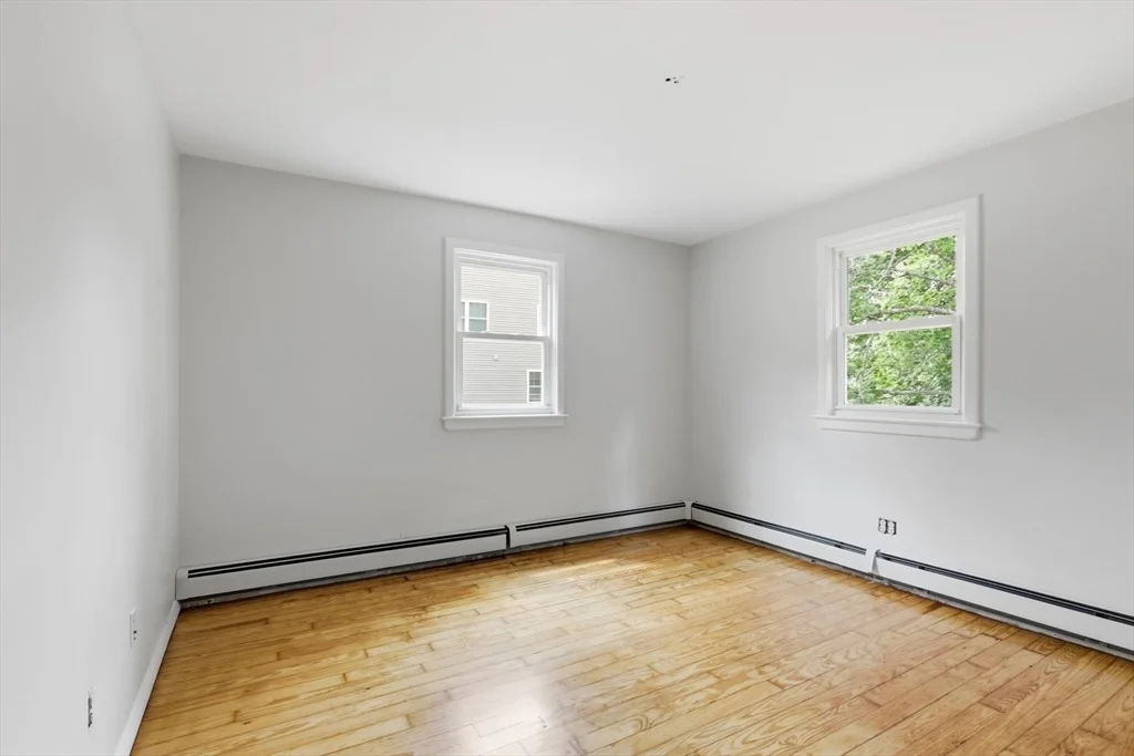 Photo of 1007 Boston Rd