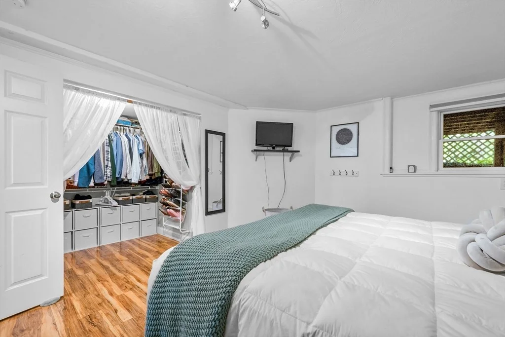 Photo of 35 Bayshore Dr